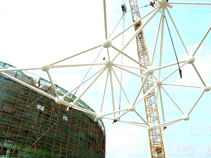 义马体育馆网架安装